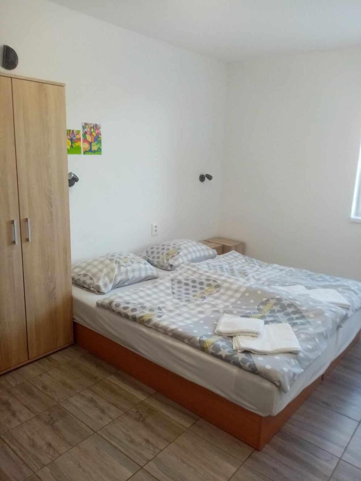 Ivachnova 84 Hotel Luaran gambar